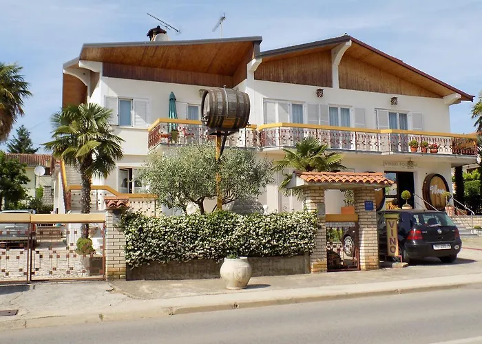 Leporiz Apartment
